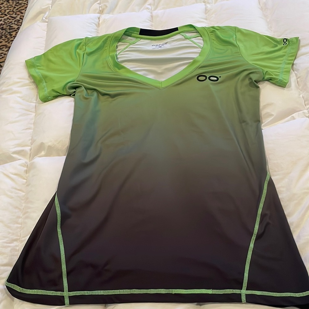 OOFOS feel the oe! Workout Top